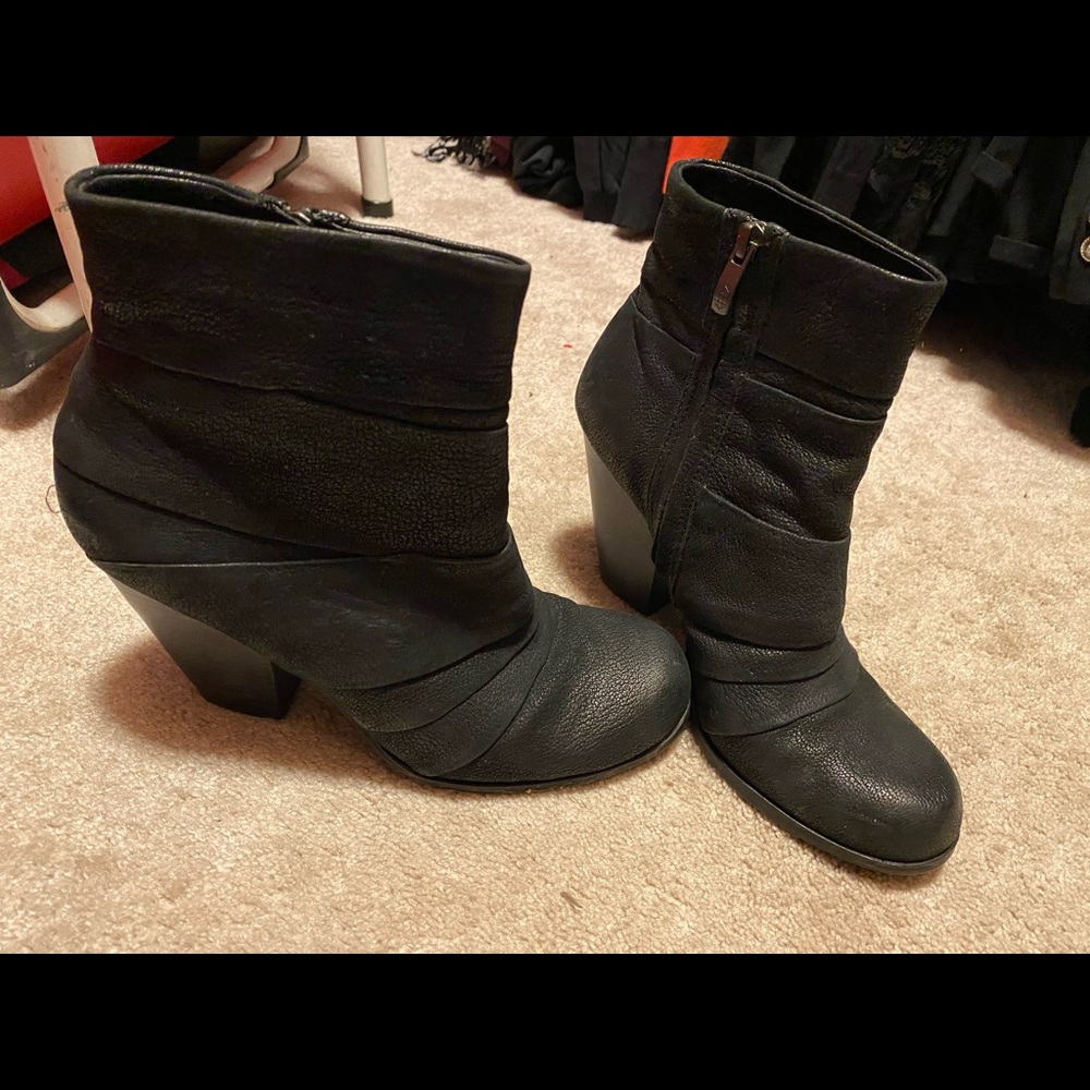 Vince Camuto booties 9
